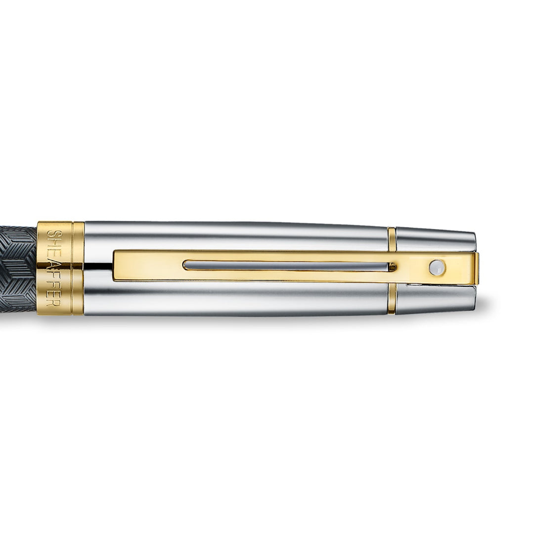 Sheaffer 300 Engraved Matte Black Fountain Pen With Chrome and Gold Trims clip details