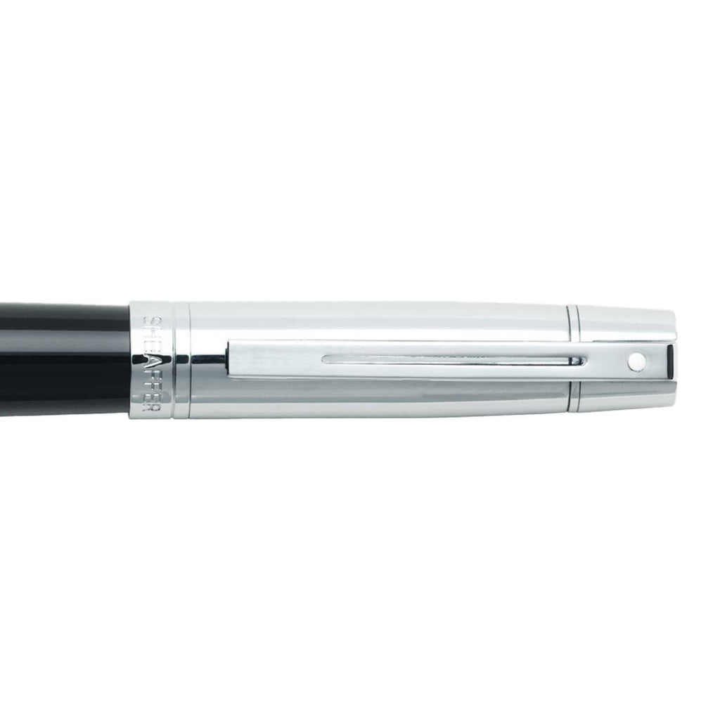 Sheaffer 300 Glossy Black and Chrome Fountain Pen With Chrome Trims clip details