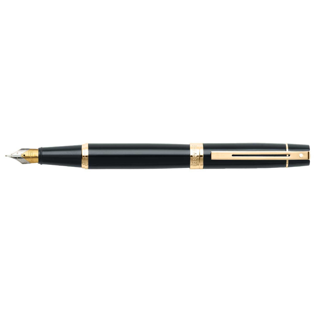 Sheaffer 300 Glossy Black Fountain Pen With Gold Trims full side profile